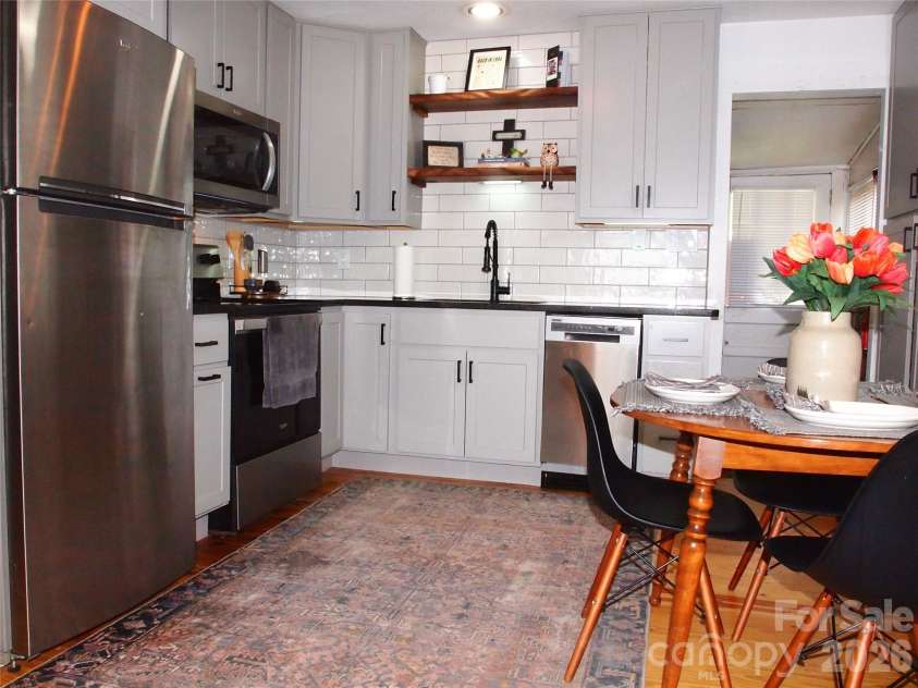 316 Hazelwood Avenue, Waynesville, NC 28786.  MLS# CAR4360518, YatesRealty ID 14675. Kitchen