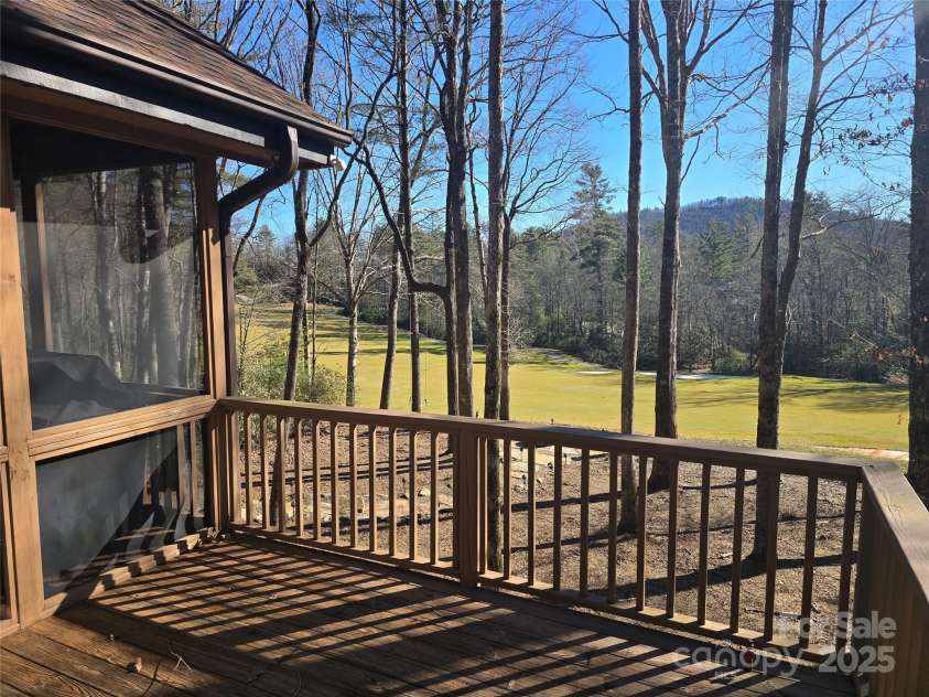662 Cherokee Point, Lake Toxaway, NC 28747.  MLS# CAR4225873, YatesRealty ID 14675. 