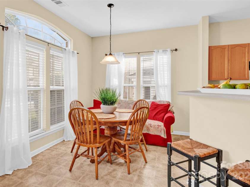 1965 Charlotte Highway, Mooresville, NC 28115.  MLS# CAR4234182, YatesRealty ID 14676. Eating Area