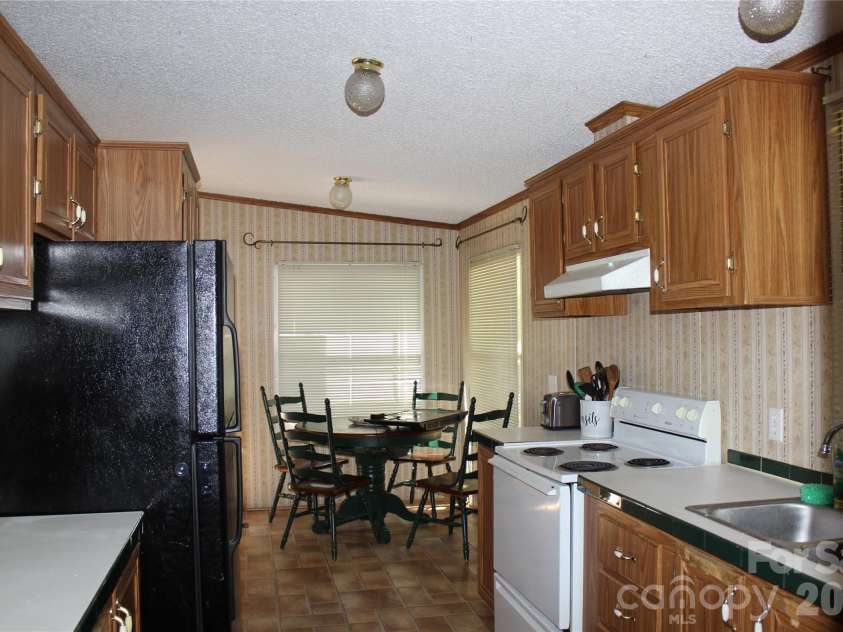 249 J L Green Lane, Pageland, SC 29728.  MLS# CAR4373064, YatesRealty ID 14676. Kitchen