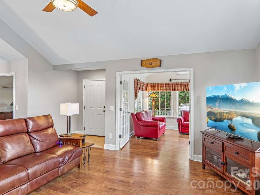 174 Summerfield Place, Flat Rock, NC 28731.  MLS# CAR4391455, YatesRealty ID 14678. 