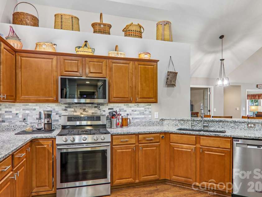 174 Summerfield Place, Flat Rock, NC 28731.  MLS# CAR4391455, YatesRealty ID 14678. 