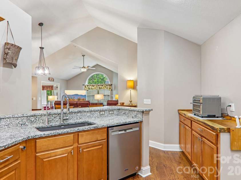 174 Summerfield Place, Flat Rock, NC 28731.  MLS# CAR4391455, YatesRealty ID 14678. 