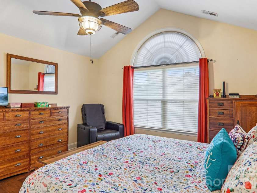 174 Summerfield Place, Flat Rock, NC 28731.  MLS# CAR4391455, YatesRealty ID 14678. 