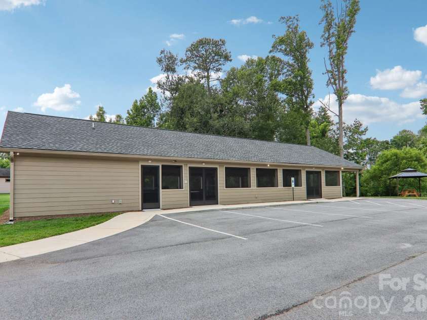 174 Summerfield Place, Flat Rock, NC 28731.  MLS# CAR4391455, YatesRealty ID 14678. 