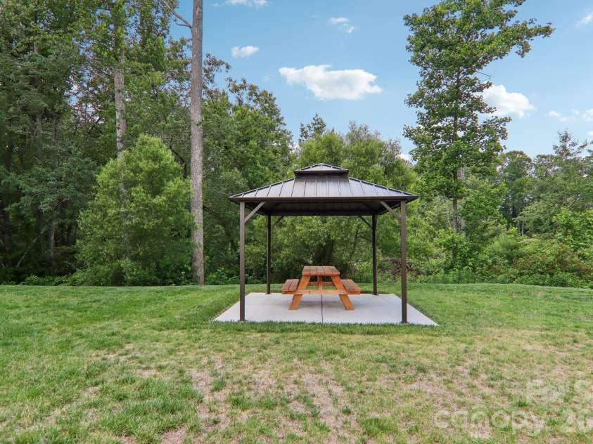 174 Summerfield Place, Flat Rock, NC 28731.  MLS# CAR4391455, YatesRealty ID 14678. 