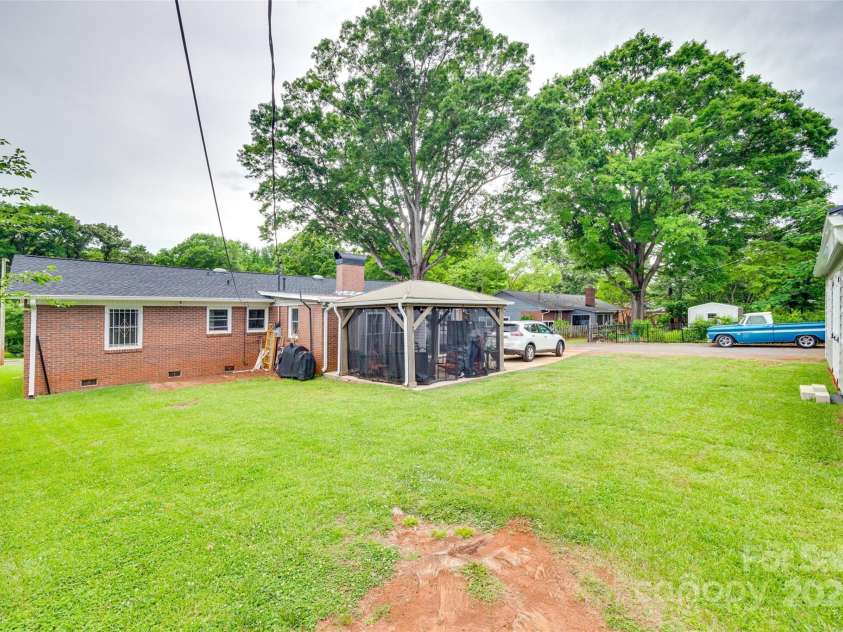622 University Drive, Rock Hill, SC 29730.  MLS# CAR4259757, YatesRealty ID 14678. 