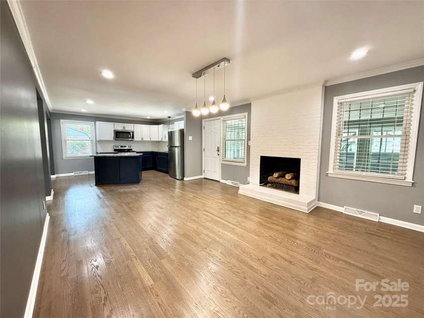 622 University Drive, Rock Hill, SC 29730.  MLS# CAR4259757, YatesRealty ID 14678. Dining area
