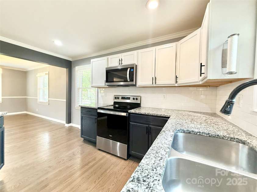 622 University Drive, Rock Hill, SC 29730.  MLS# CAR4259757, YatesRealty ID 14678. Kitchen-2nd angle