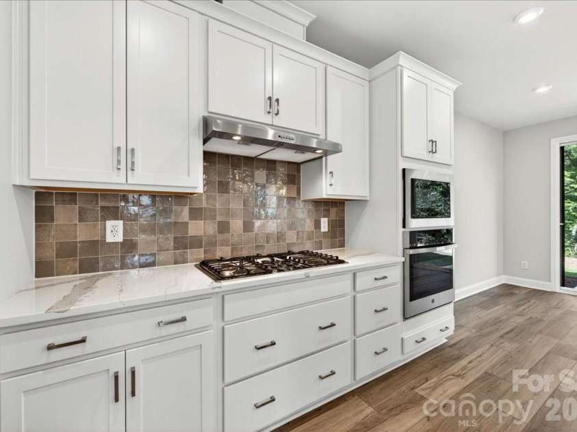 183 Landy Street, Fort Mill, SC 29715.  MLS# CAR4360547, YatesRealty ID 14679. Gourmet Kitchen with gas cooktop