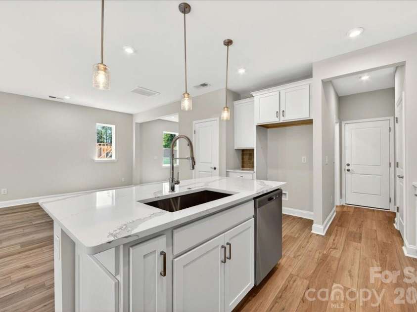 183 Landy Street, Fort Mill, SC 29715.  MLS# CAR4360547, YatesRealty ID 14679. Large single bowl stainless steel sink
