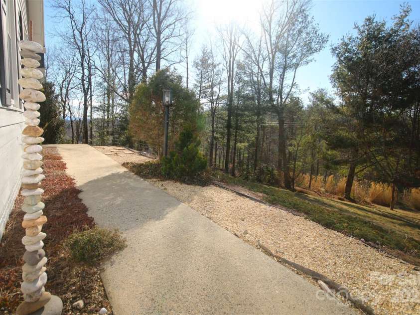 23 Moriah Lane, Asheville, NC 28803.  MLS# CAR4221443, YatesRealty ID 1468. 