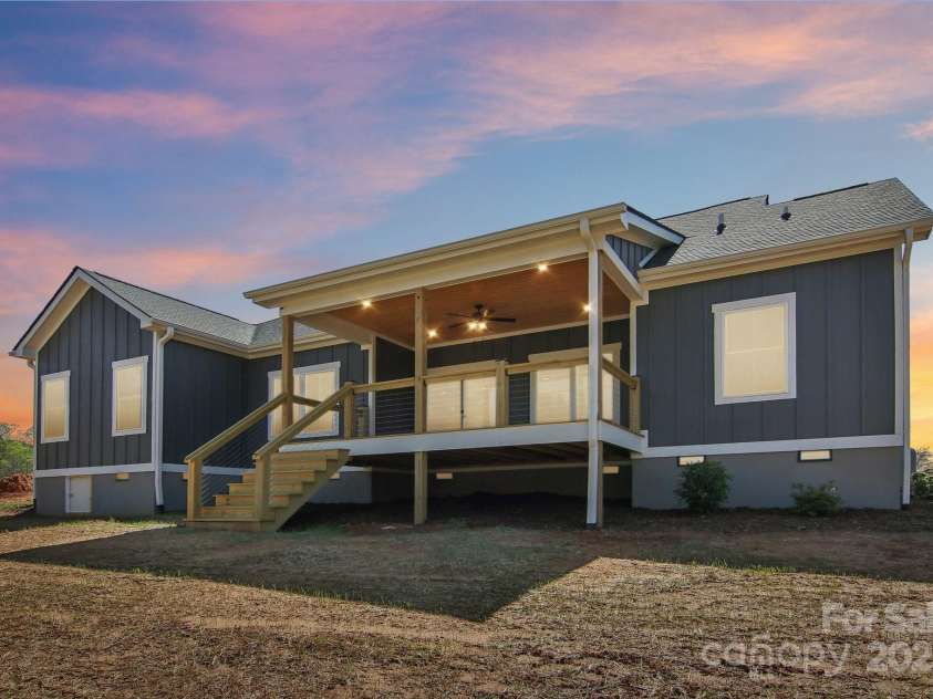 35 Haywood Park Drive, Hendersonville, NC 28791.  MLS# CAR4160719, YatesRealty ID 1468. 