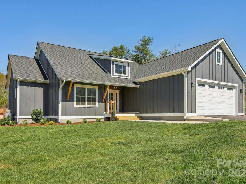 35 Haywood Park Drive, Hendersonville, NC 28791.  MLS# CAR4160719, YatesRealty ID 1468. 