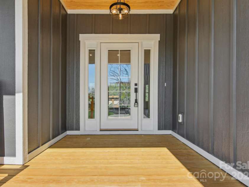 35 Haywood Park Drive, Hendersonville, NC 28791.  MLS# CAR4160719, YatesRealty ID 1468. 