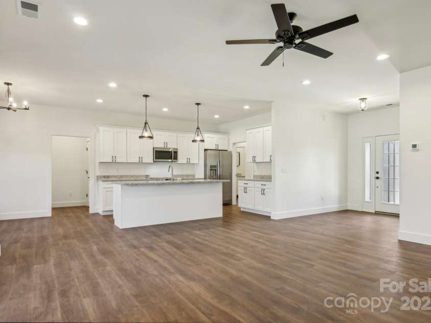 35 Haywood Park Drive, Hendersonville, NC 28791.  MLS# CAR4160719, YatesRealty ID 1468. 