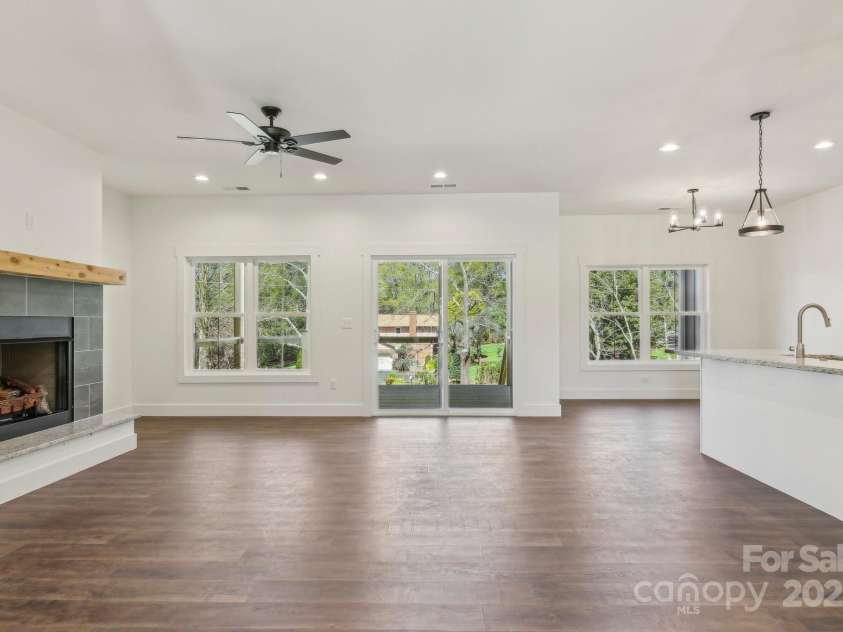 35 Haywood Park Drive, Hendersonville, NC 28791.  MLS# CAR4160719, YatesRealty ID 1468. 