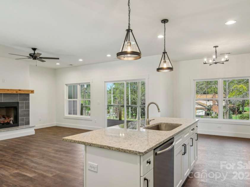 35 Haywood Park Drive, Hendersonville, NC 28791.  MLS# CAR4160719, YatesRealty ID 1468. 