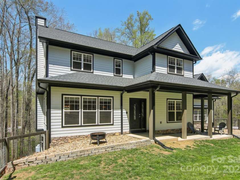 650 Dogwood Drive, Maggie Valley, NC 28751.  MLS# CAR4246709, YatesRealty ID 14680. 