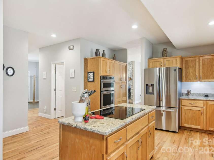 650 Dogwood Drive, Maggie Valley, NC 28751.  MLS# CAR4246709, YatesRealty ID 14680. 