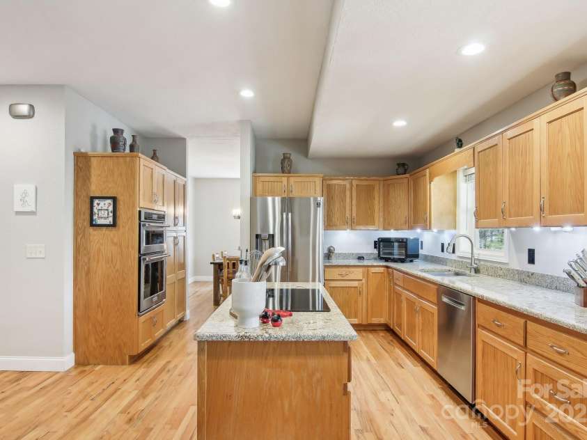 650 Dogwood Drive, Maggie Valley, NC 28751.  MLS# CAR4246709, YatesRealty ID 14680. 