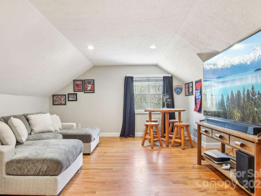 650 Dogwood Drive, Maggie Valley, NC 28751.  MLS# CAR4246709, YatesRealty ID 14680. 