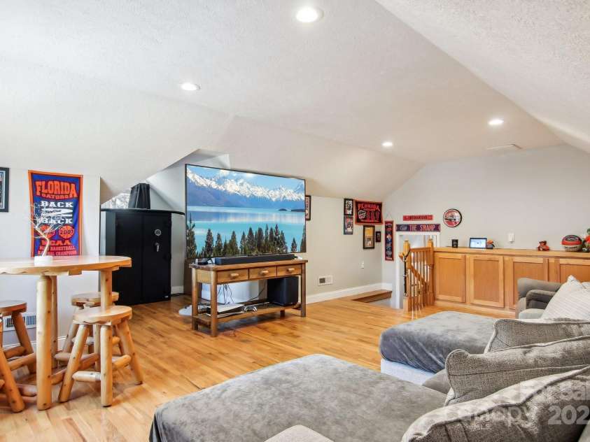 650 Dogwood Drive, Maggie Valley, NC 28751.  MLS# CAR4246709, YatesRealty ID 14680. 