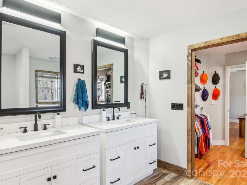 650 Dogwood Drive, Maggie Valley, NC 28751.  MLS# CAR4246709, YatesRealty ID 14680. 