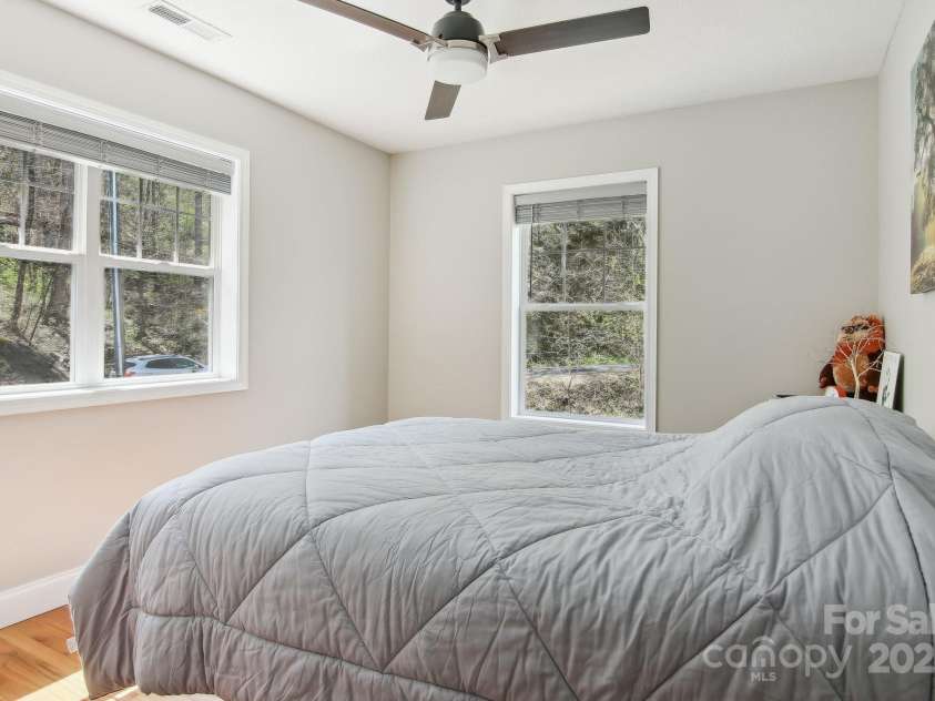 650 Dogwood Drive, Maggie Valley, NC 28751.  MLS# CAR4246709, YatesRealty ID 14680. 