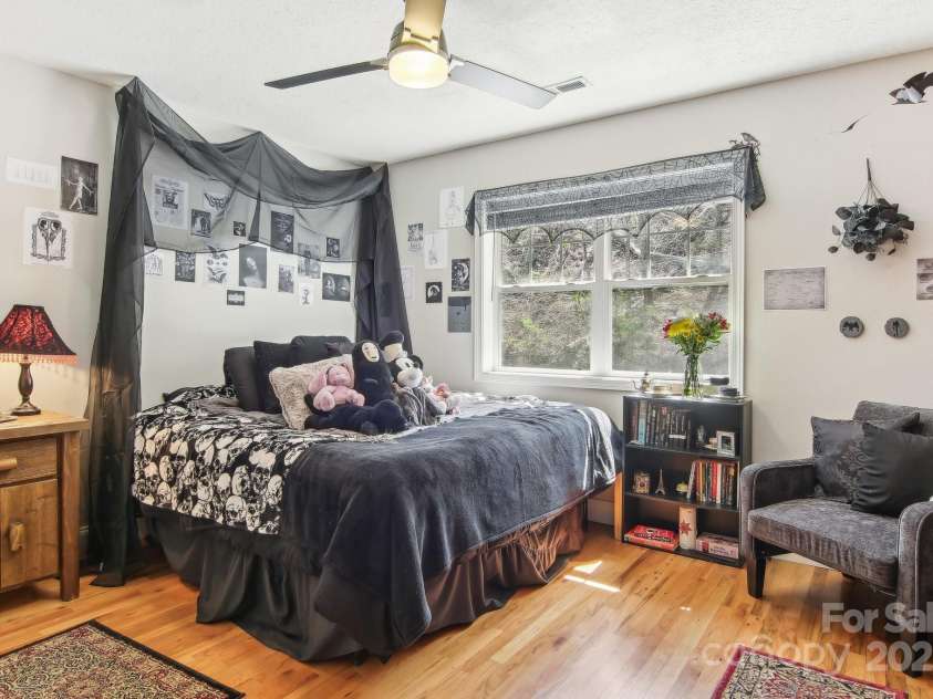 650 Dogwood Drive, Maggie Valley, NC 28751.  MLS# CAR4246709, YatesRealty ID 14680. 