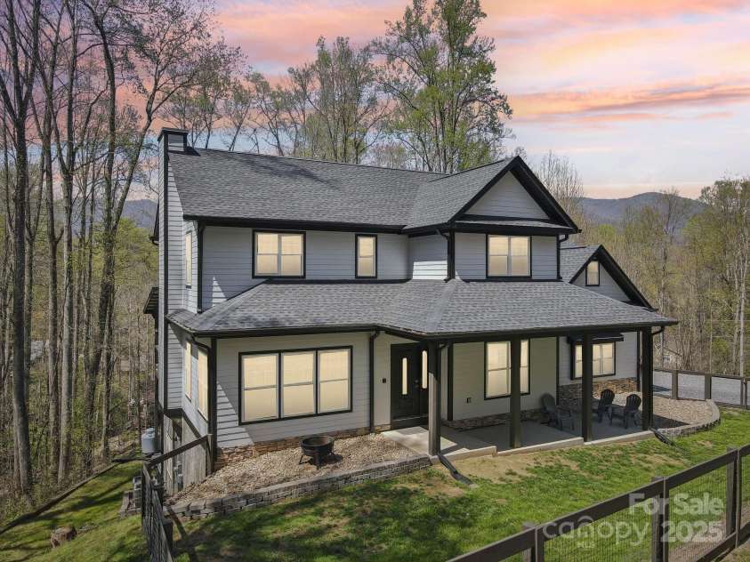 650 Dogwood Drive, Maggie Valley, NC 28751.  MLS# CAR4246709, YatesRealty ID 14680. 