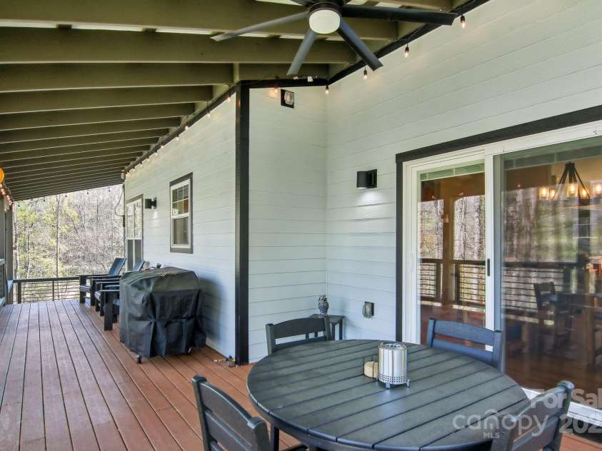 650 Dogwood Drive, Maggie Valley, NC 28751.  MLS# CAR4246709, YatesRealty ID 14680. 