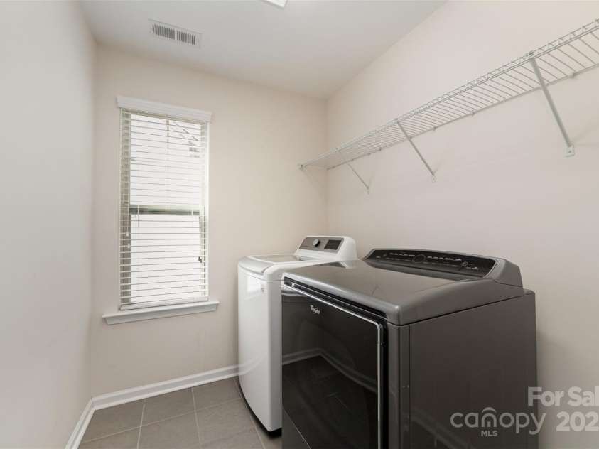15536 Oleander Drive, Charlotte, NC 28278.  MLS# CAR4257149, YatesRealty ID 14685. Laundry Room