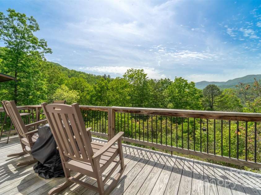 354 Ivy Ridge Circle, Sylva, NC 29779.  MLS# CAR4262609, YatesRealty ID 14687. Cottage - Deck off Kitchen
