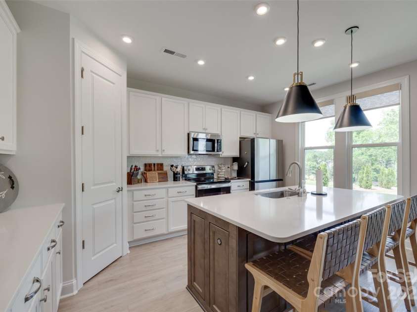 3029 Trace Meadow Court, York, SC 29745.  MLS# CAR4250027, YatesRealty ID 14688. Kitchen Island