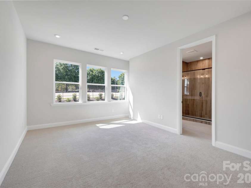463 Nash Street, Fort Mill, SC 29715.  MLS# CAR4396248, YatesRealty ID 14688. Primary Suite