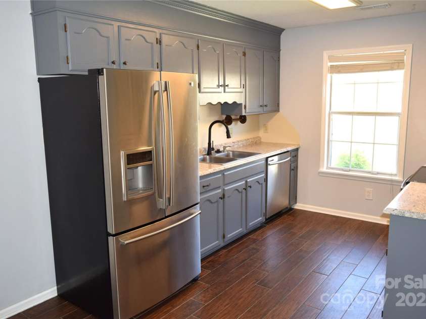 1091 Farm Pond Lane, Rock Hill, SC 29732.  MLS# CAR4202250, YatesRealty ID 14690. 