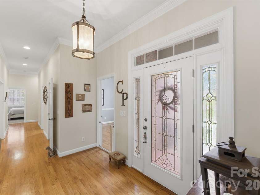 402 Glenview Drive, Salisbury, NC 28147.  MLS# CAR4349867, YatesRealty ID 14690. 