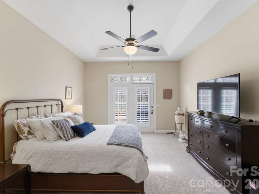 402 Glenview Drive, Salisbury, NC 28147.  MLS# CAR4349867, YatesRealty ID 14690. 