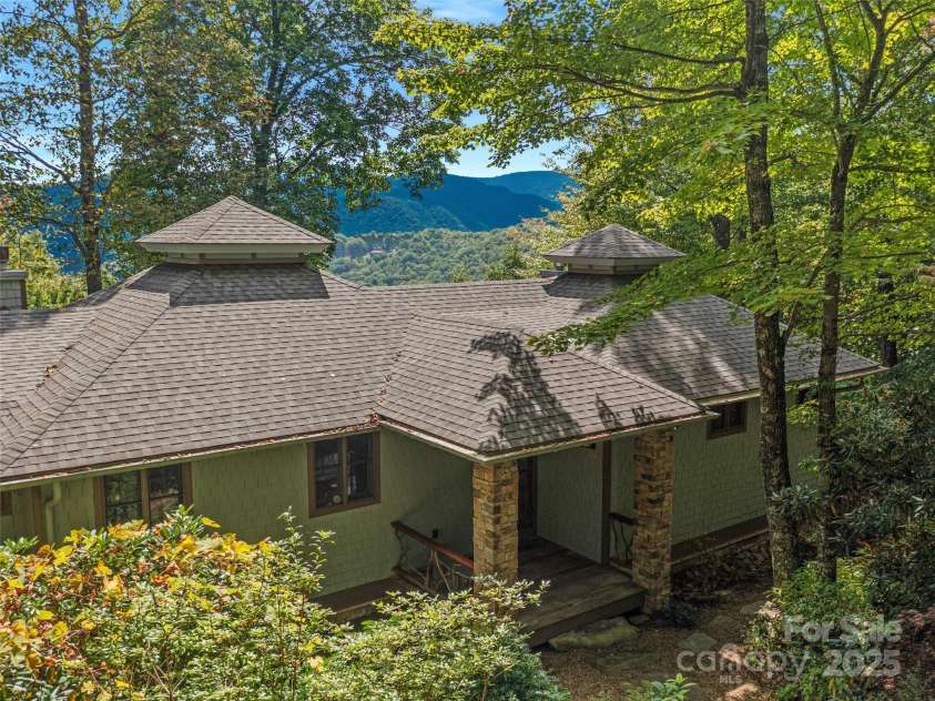 393 Deer Trail Drive, Burnsville, NC 28714.  MLS# CAR4187014, YatesRealty ID 14691. 