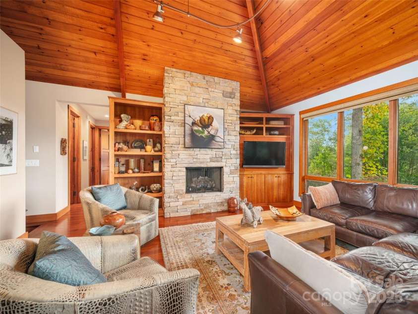 393 Deer Trail Drive, Burnsville, NC 28714.  MLS# CAR4187014, YatesRealty ID 14691. 
