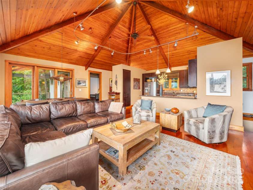393 Deer Trail Drive, Burnsville, NC 28714.  MLS# CAR4187014, YatesRealty ID 14691. 