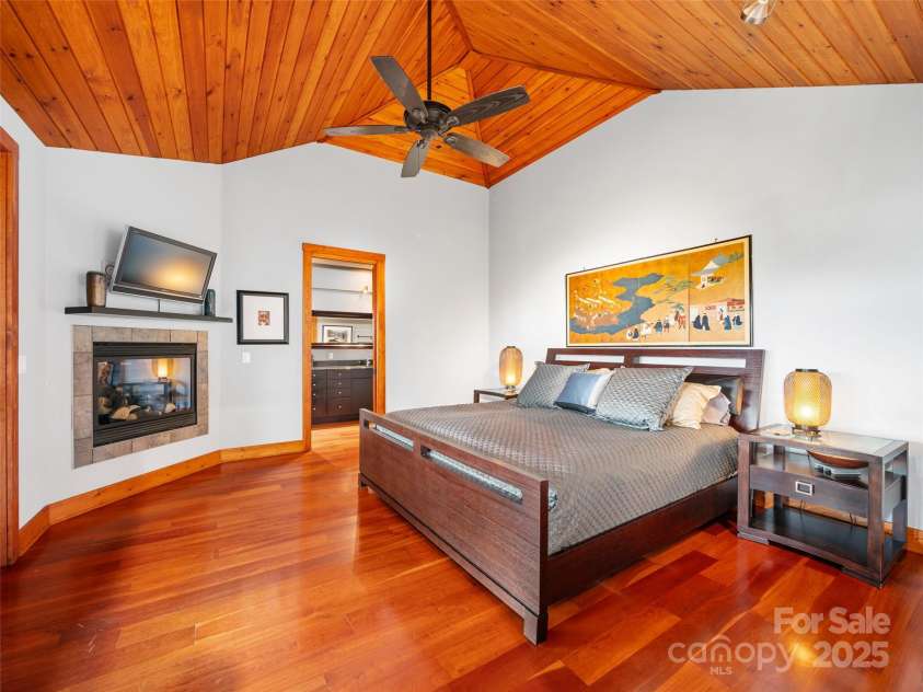 393 Deer Trail Drive, Burnsville, NC 28714.  MLS# CAR4187014, YatesRealty ID 14691. 