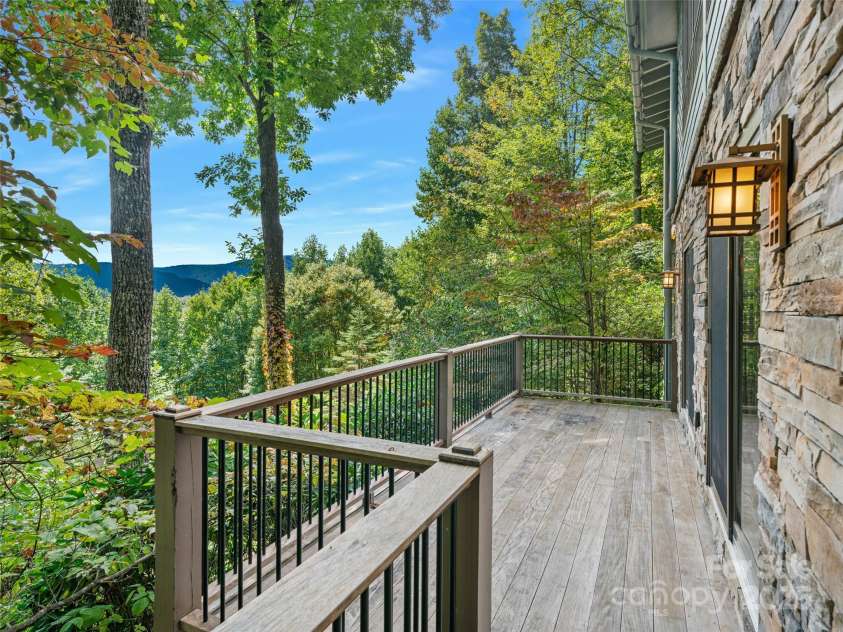 393 Deer Trail Drive, Burnsville, NC 28714.  MLS# CAR4187014, YatesRealty ID 14691. 