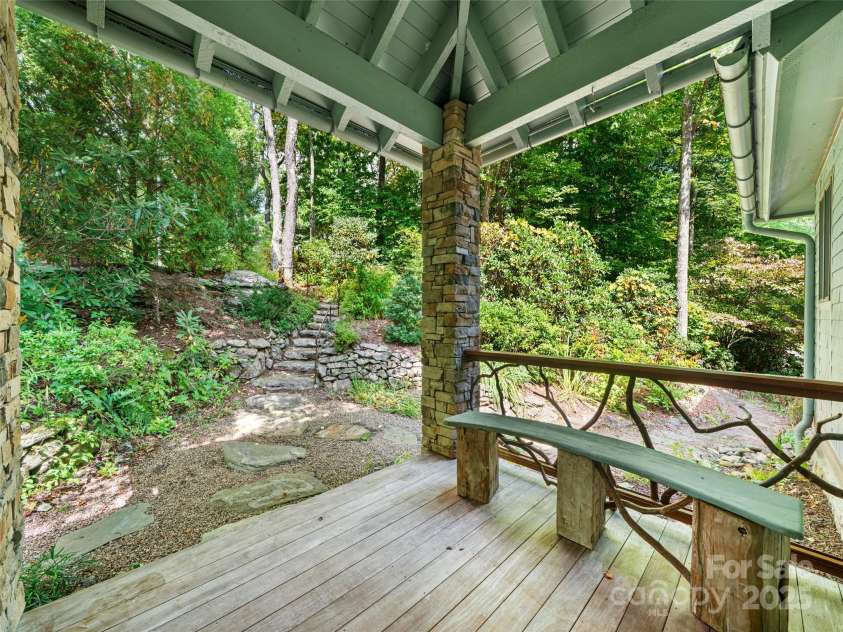 393 Deer Trail Drive, Burnsville, NC 28714.  MLS# CAR4187014, YatesRealty ID 14691. 