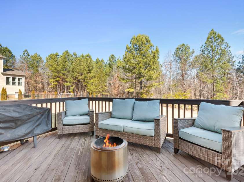 6361 Willow Farm Drive, Denver, NC 28037.  MLS# CAR4219563, YatesRealty ID 14692. 