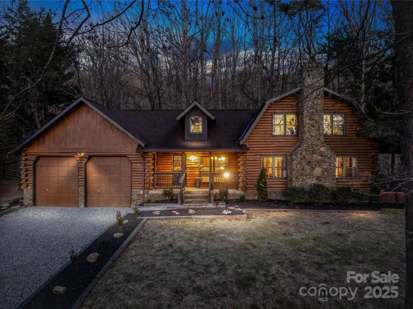 16 Decker Drive, Asheville, NC 28803.  MLS# CAR4246588, YatesRealty ID 14693. 