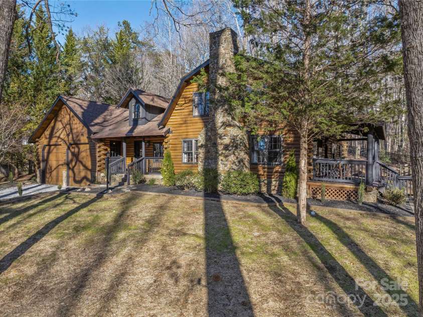 16 Decker Drive, Asheville, NC 28803.  MLS# CAR4246588, YatesRealty ID 14693. 