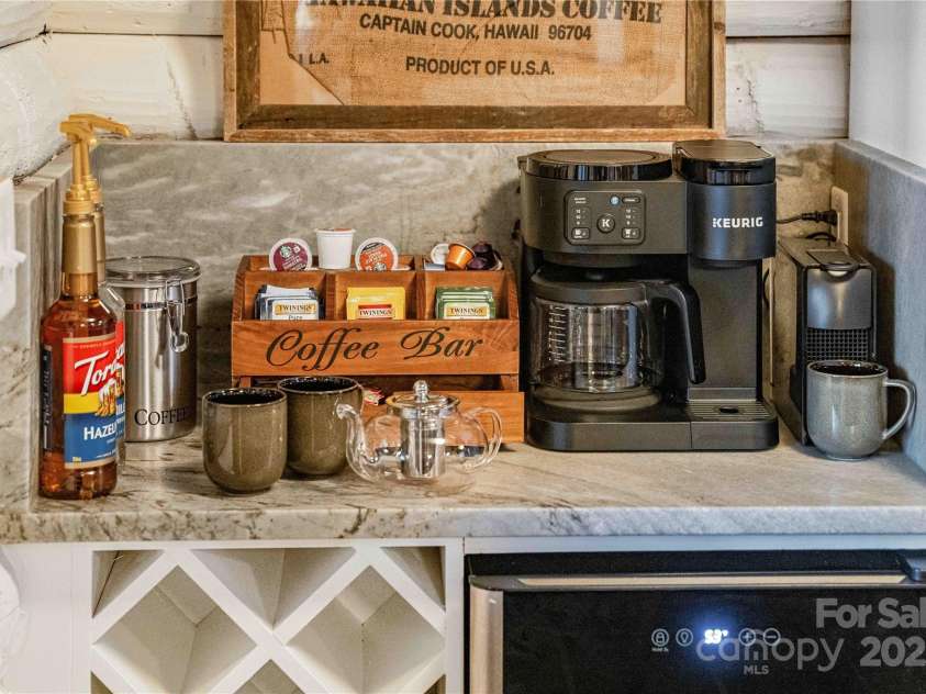 16 Decker Drive, Asheville, NC 28803.  MLS# CAR4246588, YatesRealty ID 14693. 