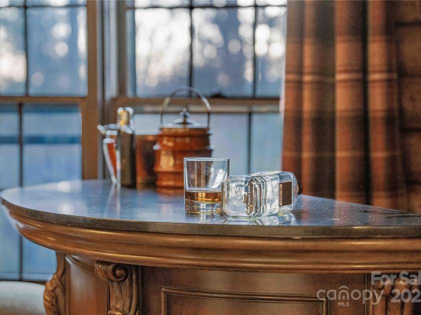 16 Decker Drive, Asheville, NC 28803.  MLS# CAR4246588, YatesRealty ID 14693. 